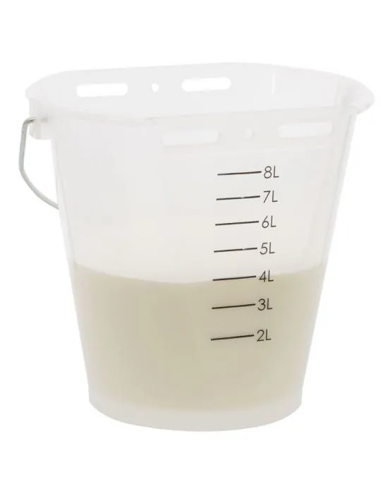 Napájací kýbel pre teľatá s cumlom . transparent