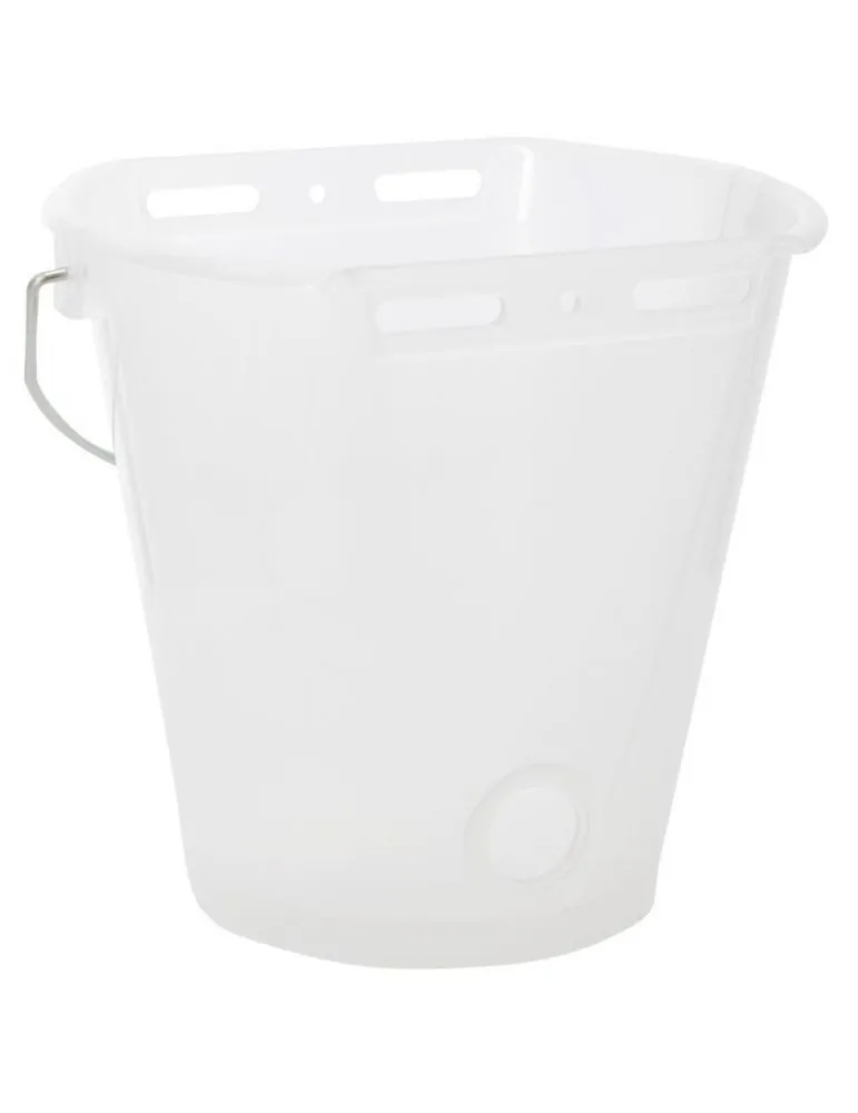 Napájací kýbel pre teľatá s cumlom . transparent